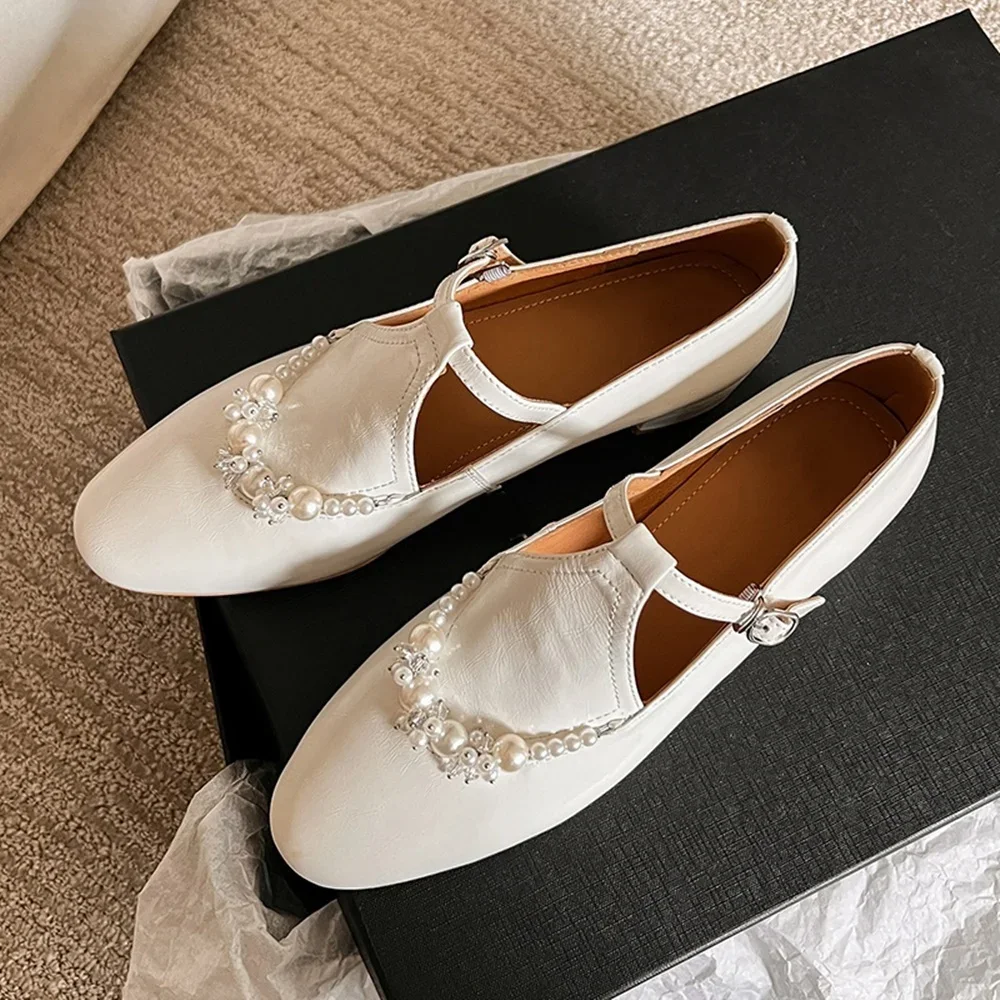 

Сексуальная обувь Мэри Джейн с кристаллами и жемчугом, с круглым носком, квадратным каблуком и пряжкой, матовая кожа, новые поступления, модная женская современная обувь