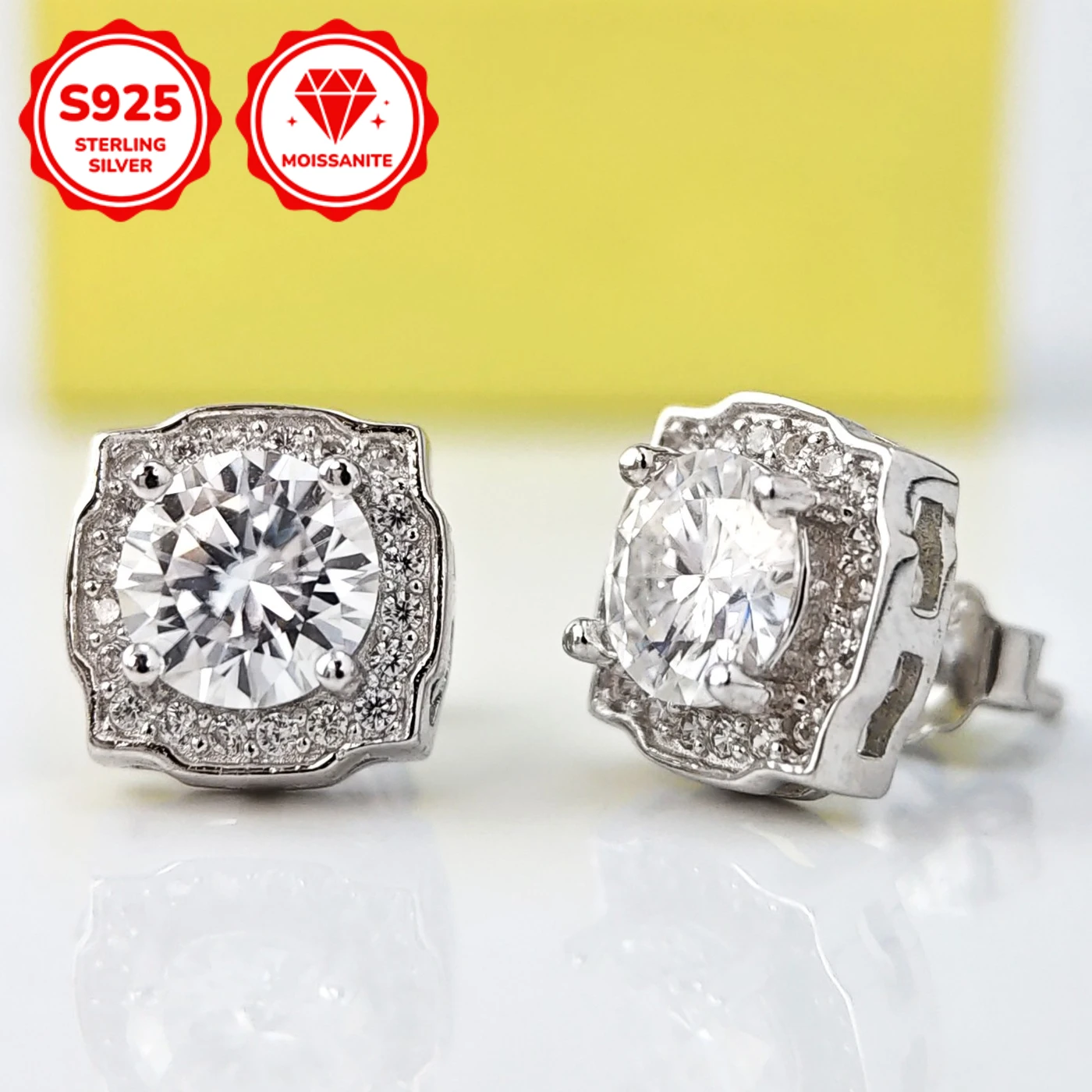 1Pair 0.5/1Carat S925 Silver Moissanite Earrings, Classic and Elegant Earrings, Exquisite Jewelry Suitable for Ladies To Wear.