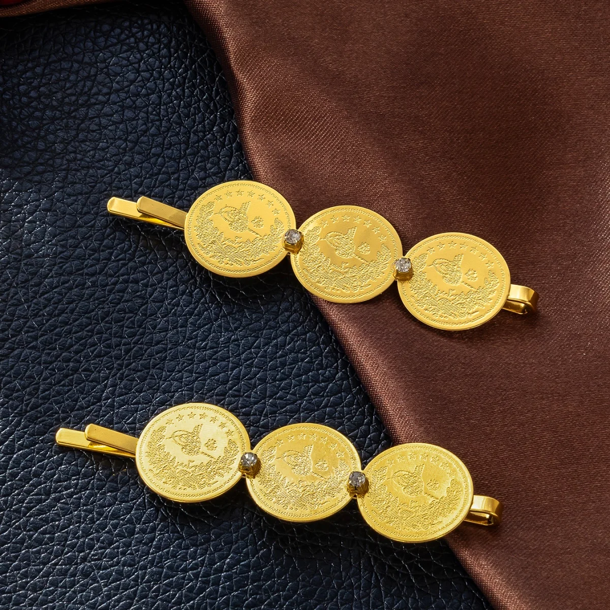 Elegant Linked Round Metal Hair Barrettes 2‑Piece Golden Disc Inlaid Crystal Hair Pins for Bridal