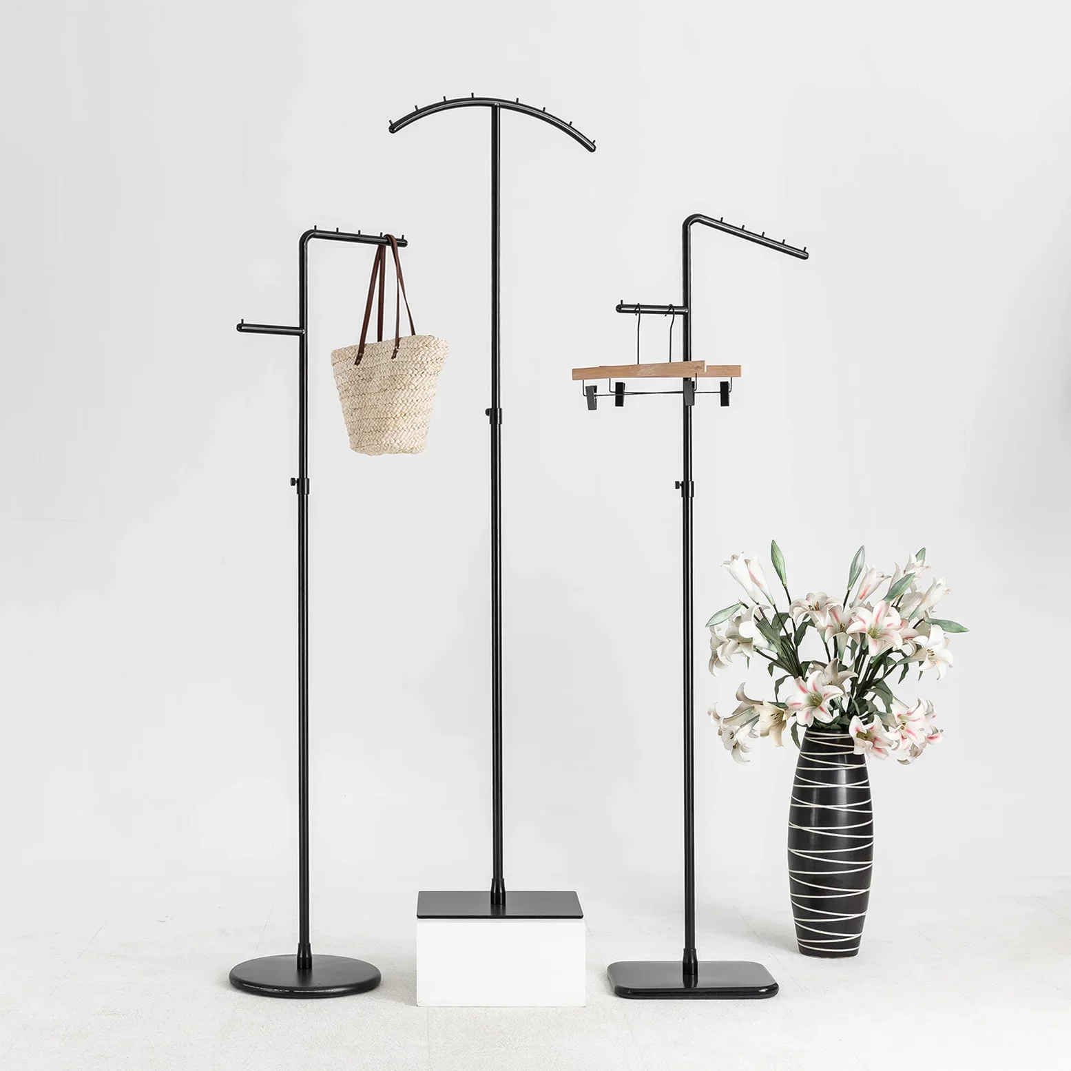 Display rack Black floor-to-ceiling Nakajima display props Thickened T-shaped positive coat rack