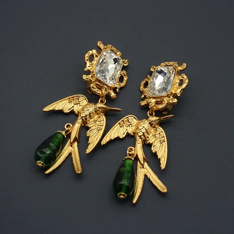 European and American Vintage Lucky Bird Swift K9 Glass High Carbon Diamond Shoulder Earrings