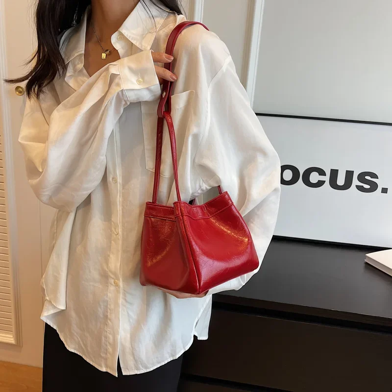 Silver Crossbody Bags for Women 2023 Y2K Koeran Fashion Handbags Short Top Handle Leather Luxury Brand Party Tote Bag 가방