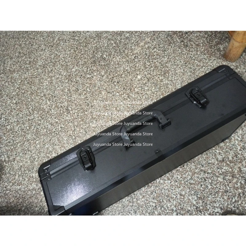 

Коробка из алюминиевого сплава, портативная модель с замком, для механической клавиатуры, мыши и наушников.