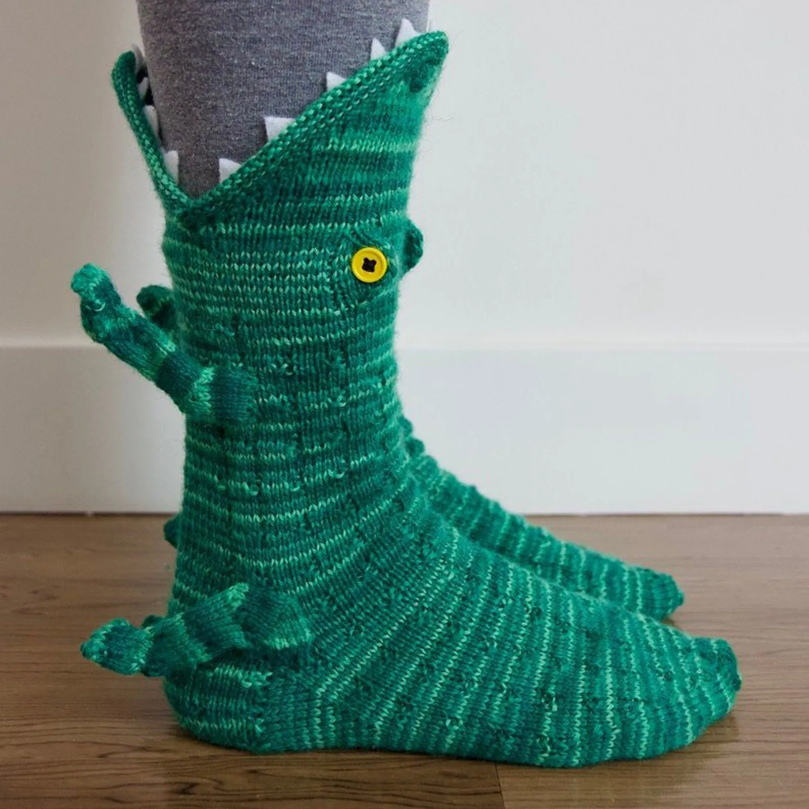 New Christmas Socks Shark Fish Chameleon Crocodile Knitted Socks Cute Novelty Unisex Winter Warm Floor Sock Men Women Xmas Gift