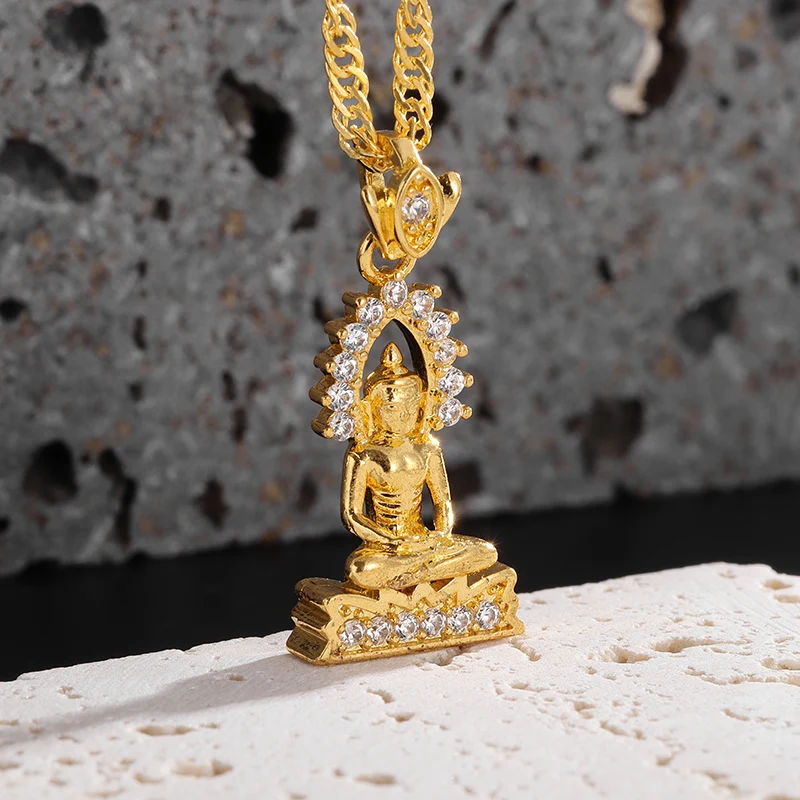 Buddhist Gautama Buddha Pendant Inlaid with Exquisite Zircon Buddha Statue Necklace for Men and Women Religious Amulet Jewelry