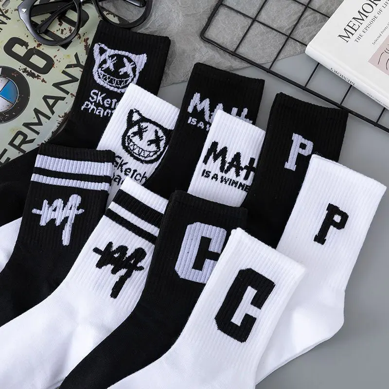 Socks Men Fashion All-match Student Mid-tube Socks Black And White Breathable Letters Sports Basketball Socks