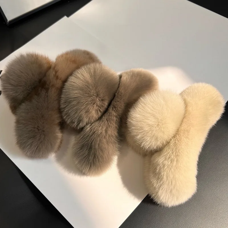 1PC Large plush clip with a high-end feel, autumn and winter hairy hair clip, women's temperament, and hair styling