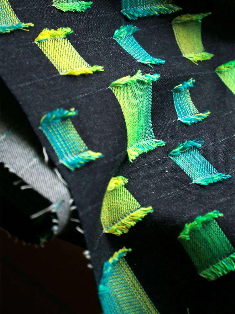 

Niche Contrast Black and Green Three-Dimensional Texture Fabric Transformation Clothing Designer Cloth