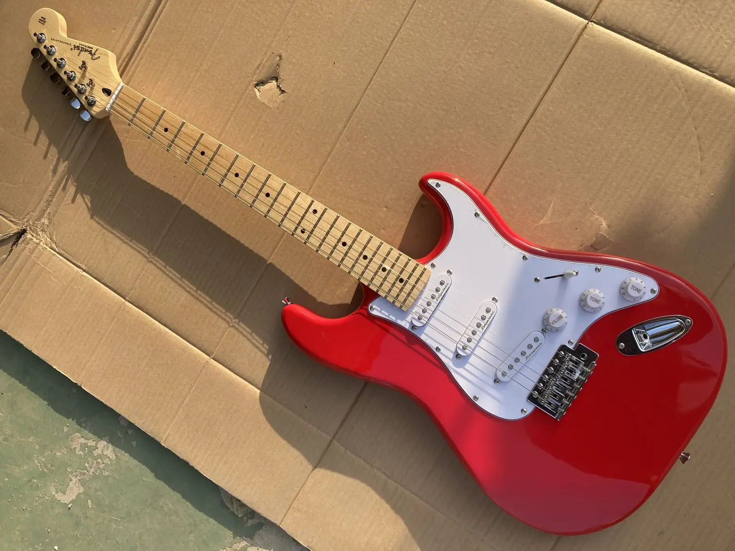 send tomorrow Stratocaste-r ST Electric Guitar Mahogany Body custom body maple Fingerboard