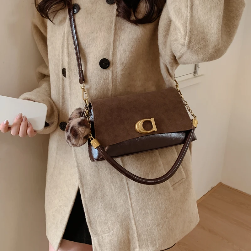 حقيبة شتوية عصرية للسيدات من جلد الغزال تحت الإبط مع غطاء قلاب تصميم أنيق للسيدات حقيبة كتف كروس محفظة نسائية بقلاب