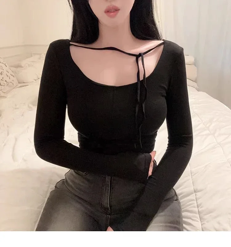 Koreanisches Dongdaemun T-Shirt mit Krawattendetail, kurz geschnitten, langärmlig, Damen, Herbst 2026, schmal geschnitten, transparent, mit großem U-Ausschnitt, figurbetontes Crop-Top – Detail 9