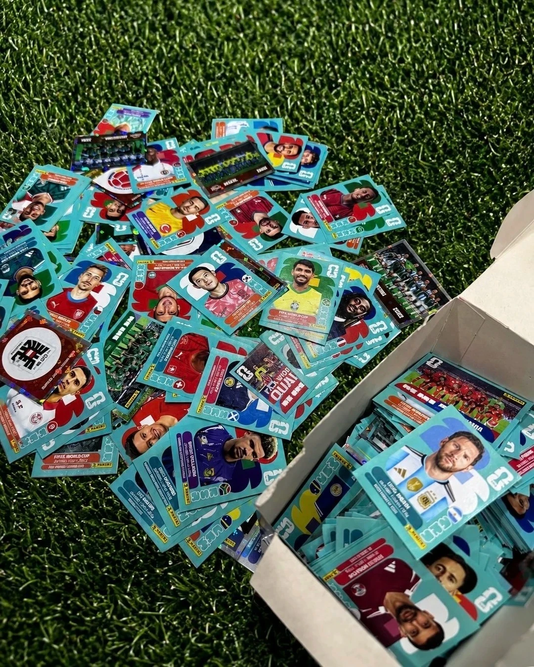 Hochwertige, brandneue Panini-Aufkleber für die FIFA-WM 2026, internationale Version, seltene Sammlerstücke, Fußball-Fan-Souvenir, Geschenk. – Detail 6