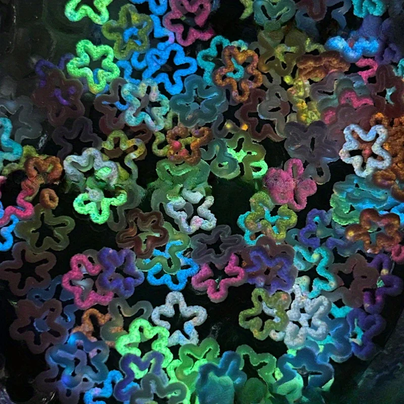 50/100 Uds. Flor hueca Irregular luminosa joyería artística para uñas accesorios de resina usando funda de teléfono para uñas horquilla accesorios Diy