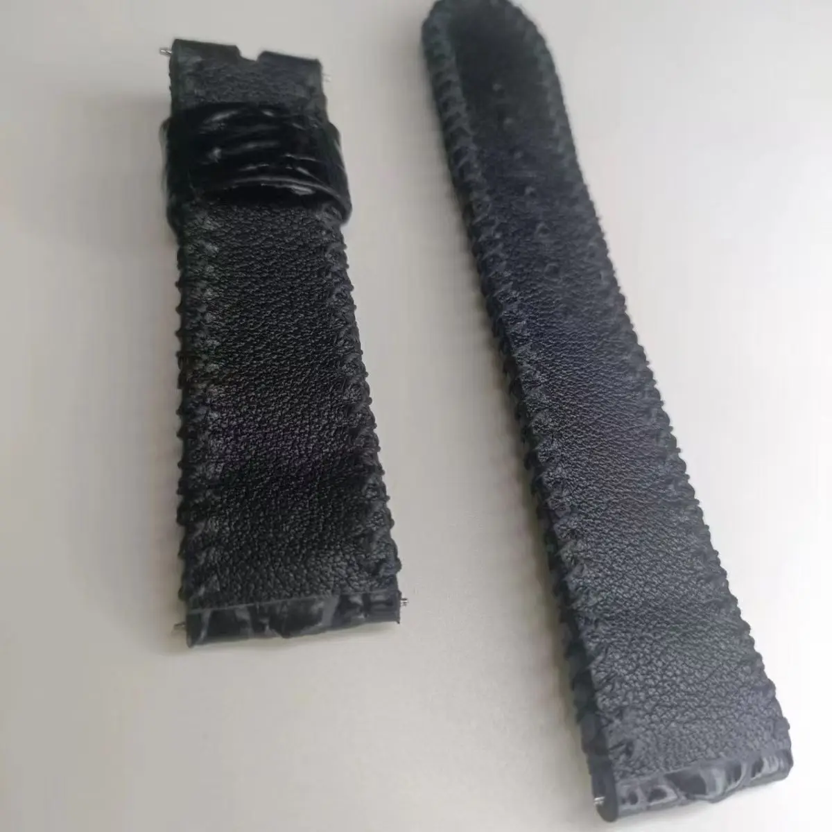 2026   Handmade genuine leather strap, crocodile leather tail flag, hand sewn strap, men's domineering new high-end watch strap