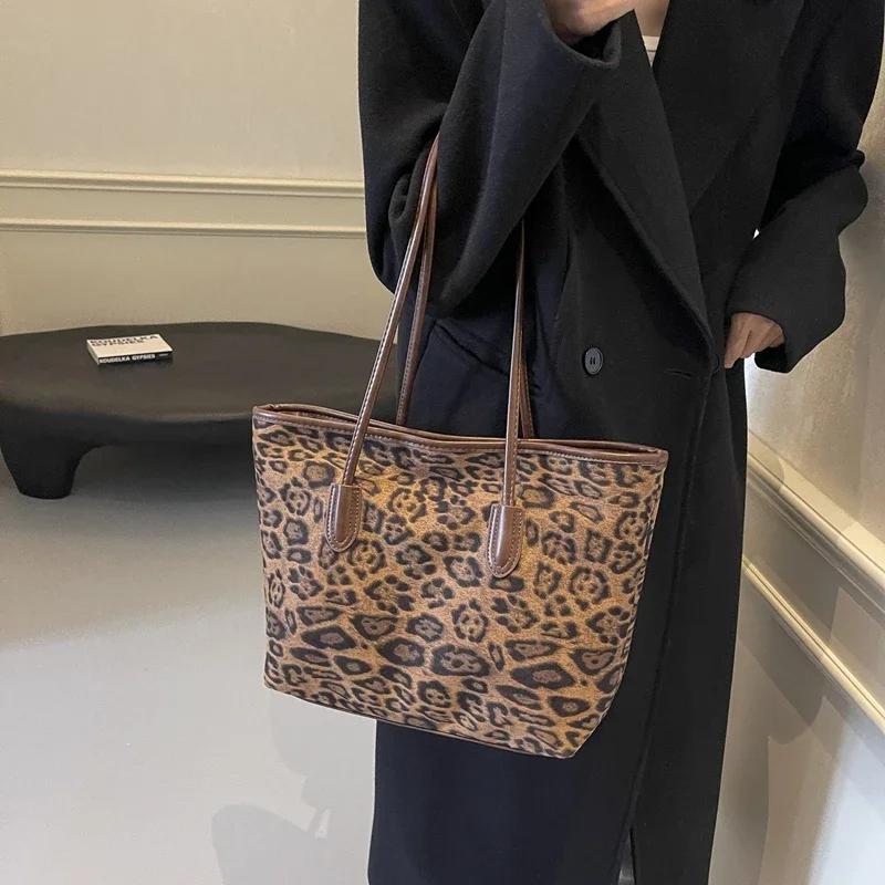 Bolso de hombro de PU con cremallera para mujer, bolsa de mano de alta calidad con patrón de leopardo, versátil, de gran capacidad, suave, a la moda, 2024