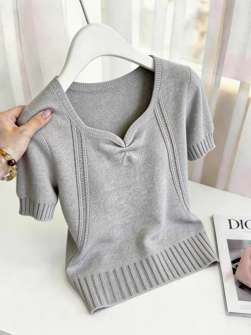 

Commute Style Women's V-Neck Short Sleeve Knitted Sweater Grey Oversize Slimming Design Summer New Arrival Comfortable Top