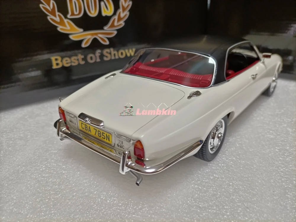 Bos 1/18 For Jaguar XJ 4.2C 1974 Beige with Black Roof Jaguar Limousine Model Classic Miniature