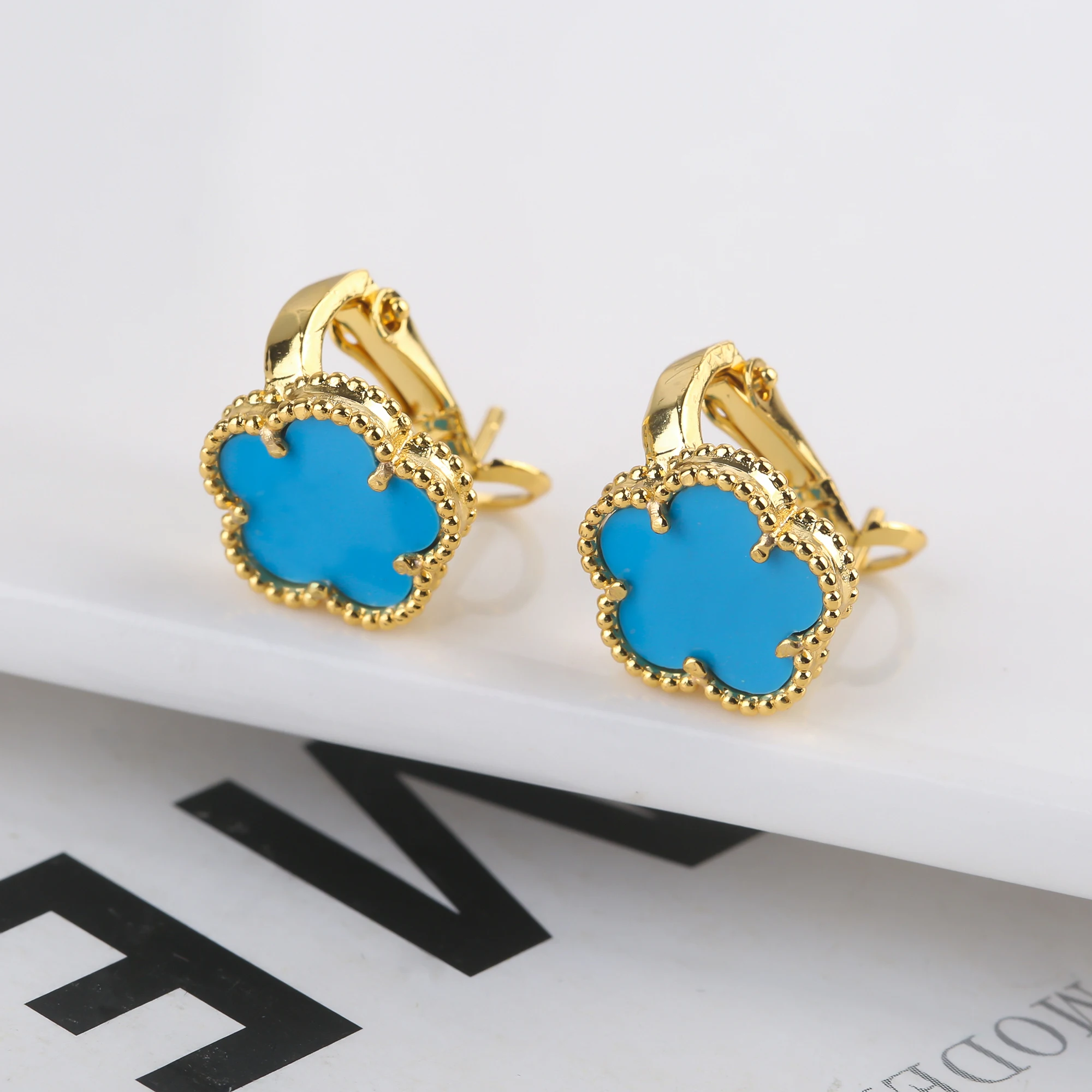 Metal Shell New Design Ear Clip Women\'s Five Leaf Flower Plum Blossom Jewelry Gold Plated Temperament Gift Clover