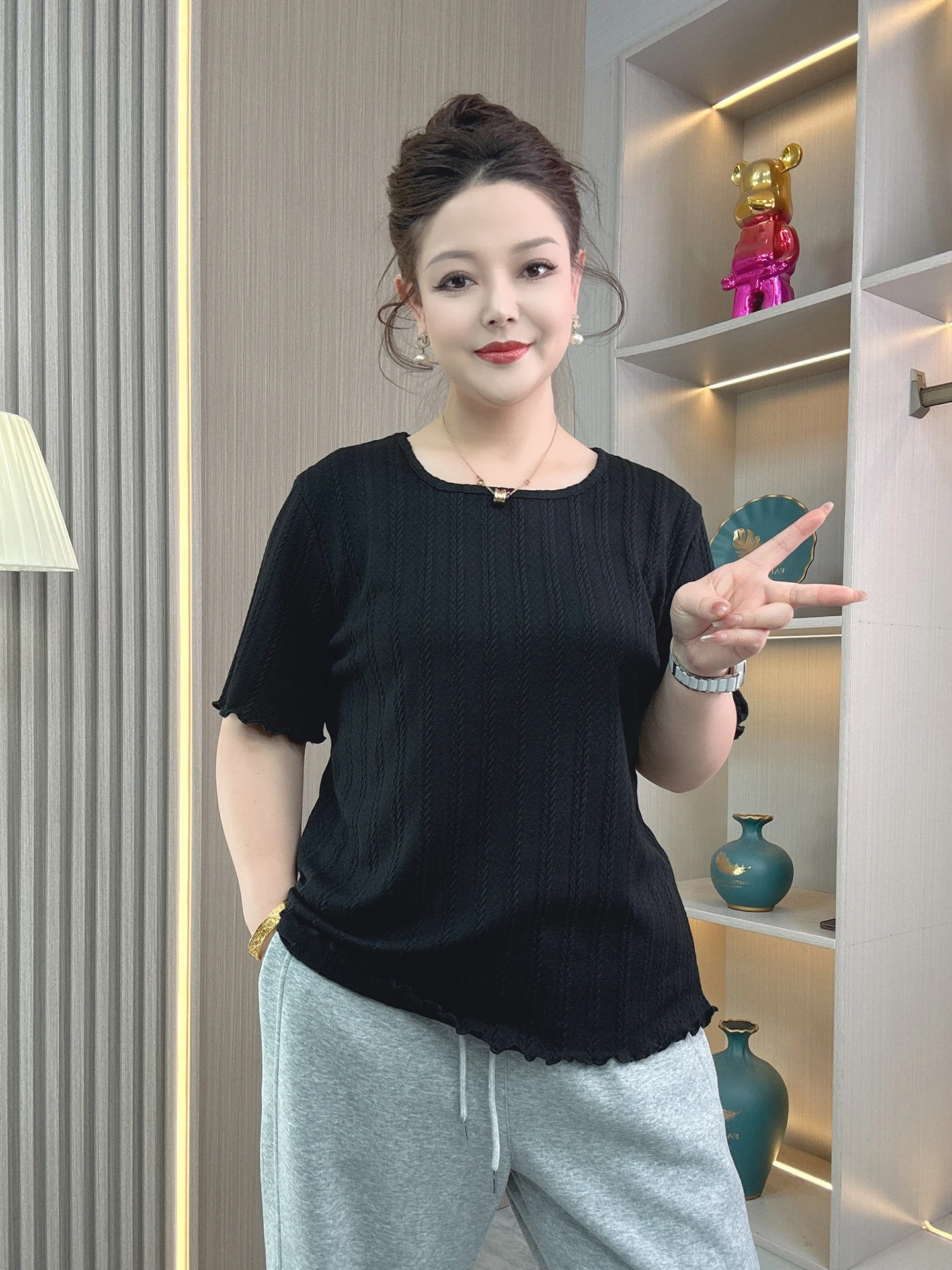 

Летняя женская футболка 2026 года свободного кроя с круглым вырезом, без рукавов, с рюшами, в повседневном стиле, больших размеров, модный утягивающий топ