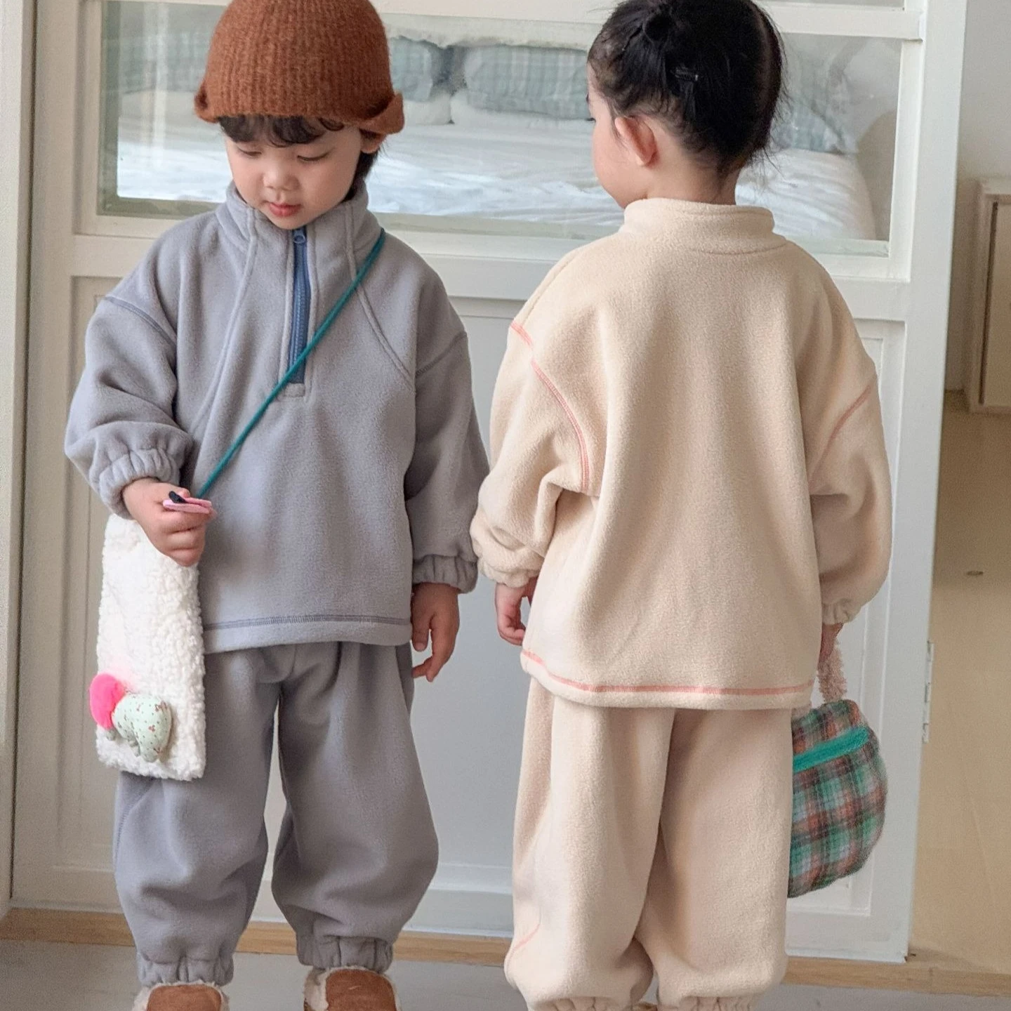 Set 2026 Autumn and Winter New Childrens Clothing Boys and Girls Casual Polar Fleecy Stand Collar Sports Hoodie Two-piece Set