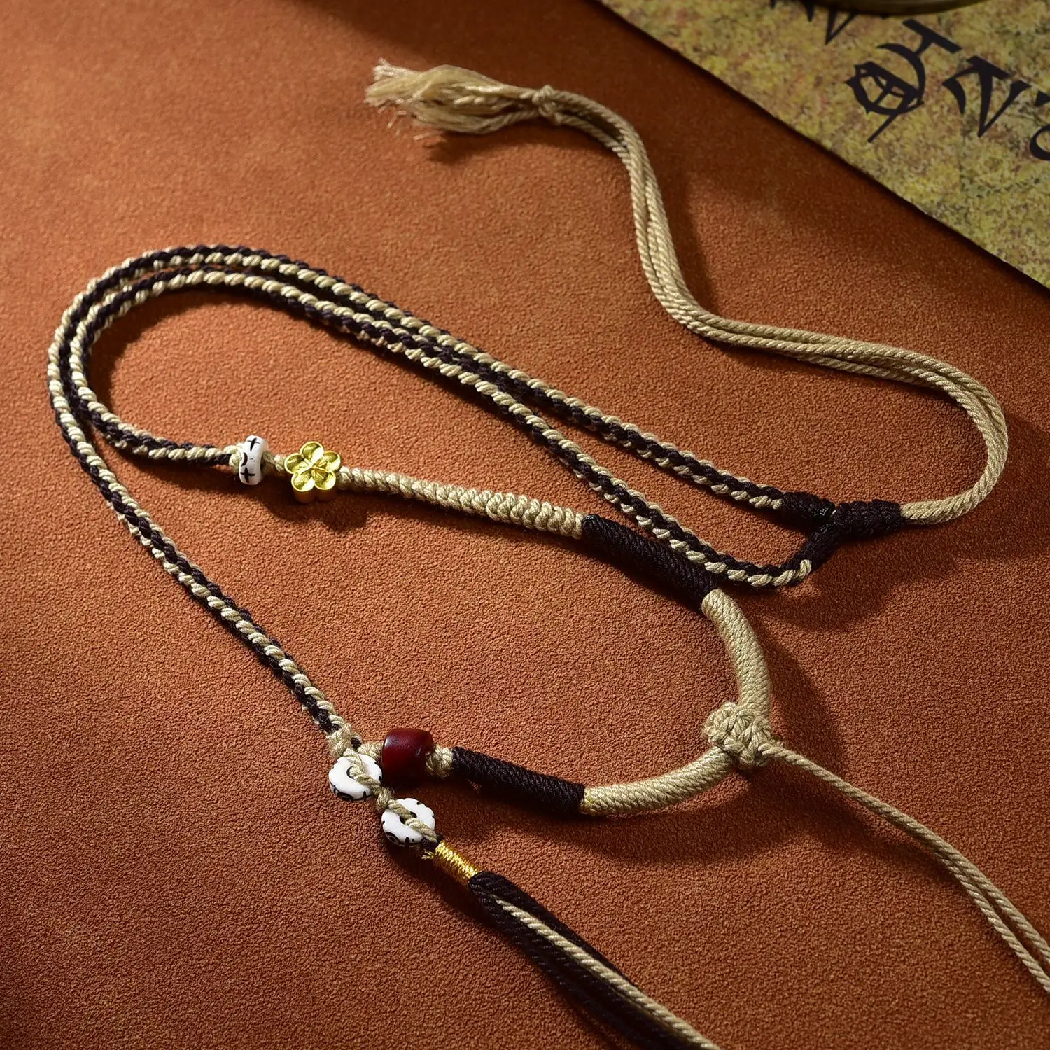 

Exquisite Tibetan Handmade Woven Necklace Sweater Chain Tangka Buddha Brand Beeswax Jade Pendant Hanging Rope Ethnic Style Luck