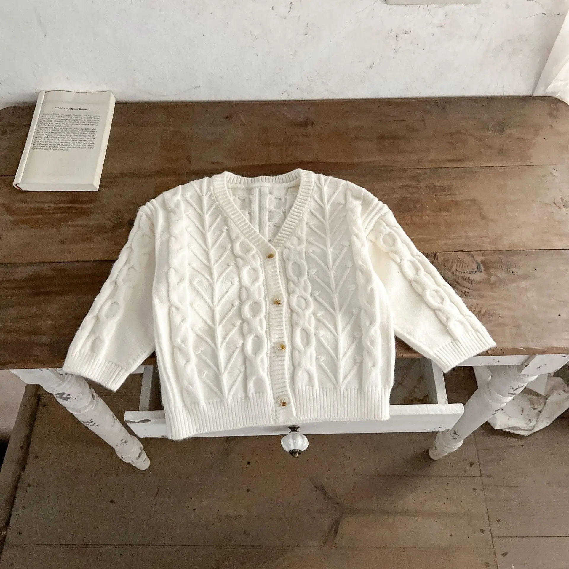 2026 Autumn New Baby Long Sleeve Knitted Cardigan Girls Vintage Sweater Coat Cotton Boys Casual V-neck Coat Toddler Clothes