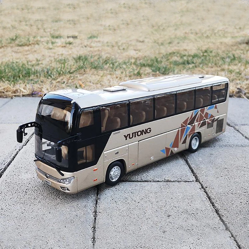 1: 42 Original Factory Yutong ZK6118HQY8Y Double Windshield Double decker Touring Bus Model