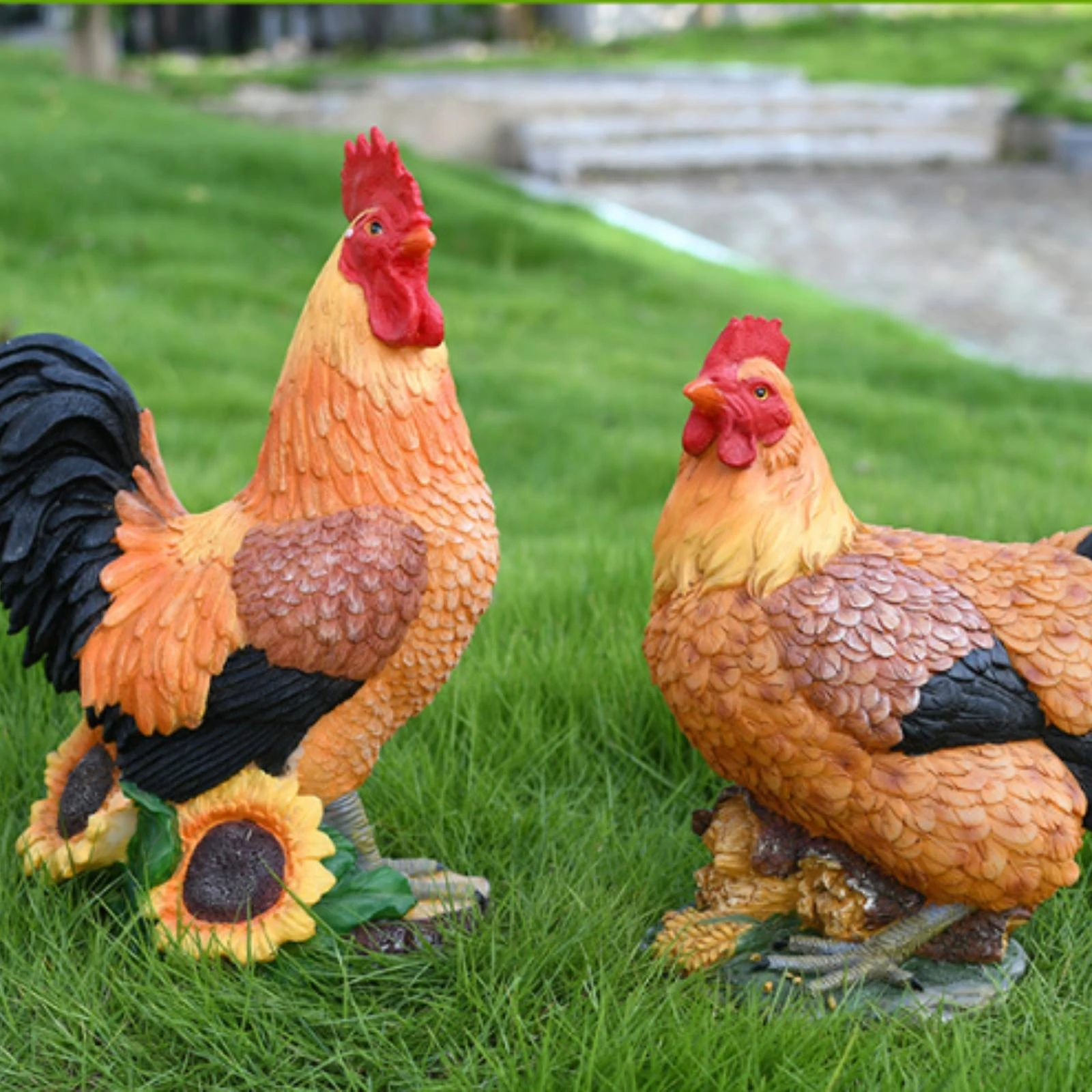 Cockerel and Hen Statue Textured Base Solar Chicken Statue Chicken Garden Sculpture Rustic Charm Cockerel Solar Light Waterproof