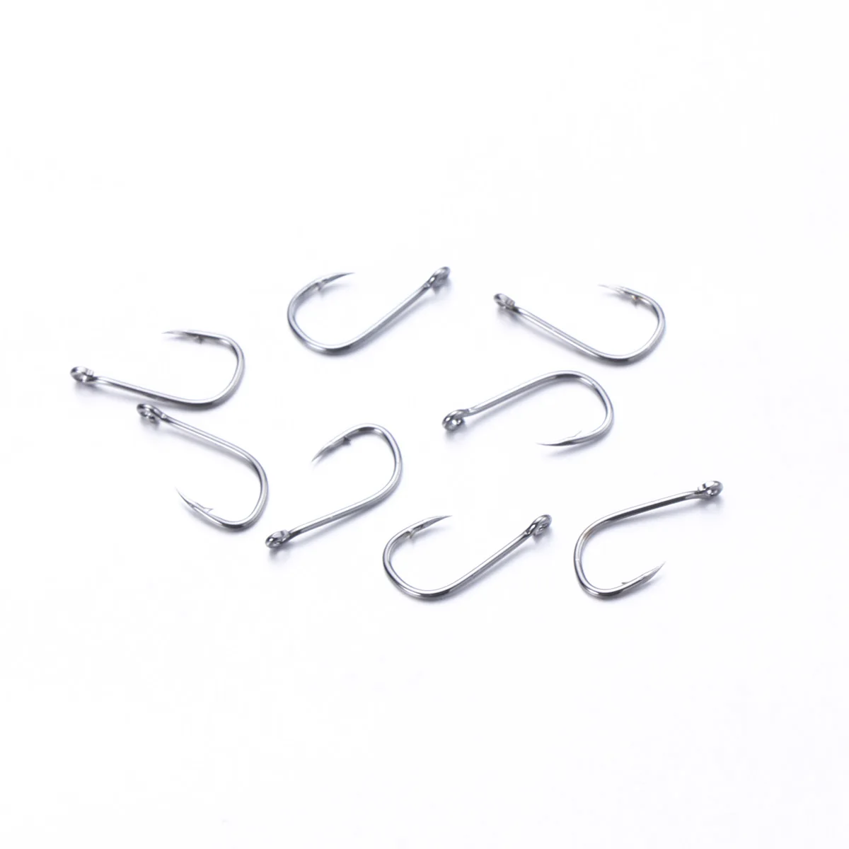 

100 pcs Boxed Fishing Hooks Freshwater Hooks Carbon Steel Durable Freshwater Saltwater Pike Bass Fishing Tackle
