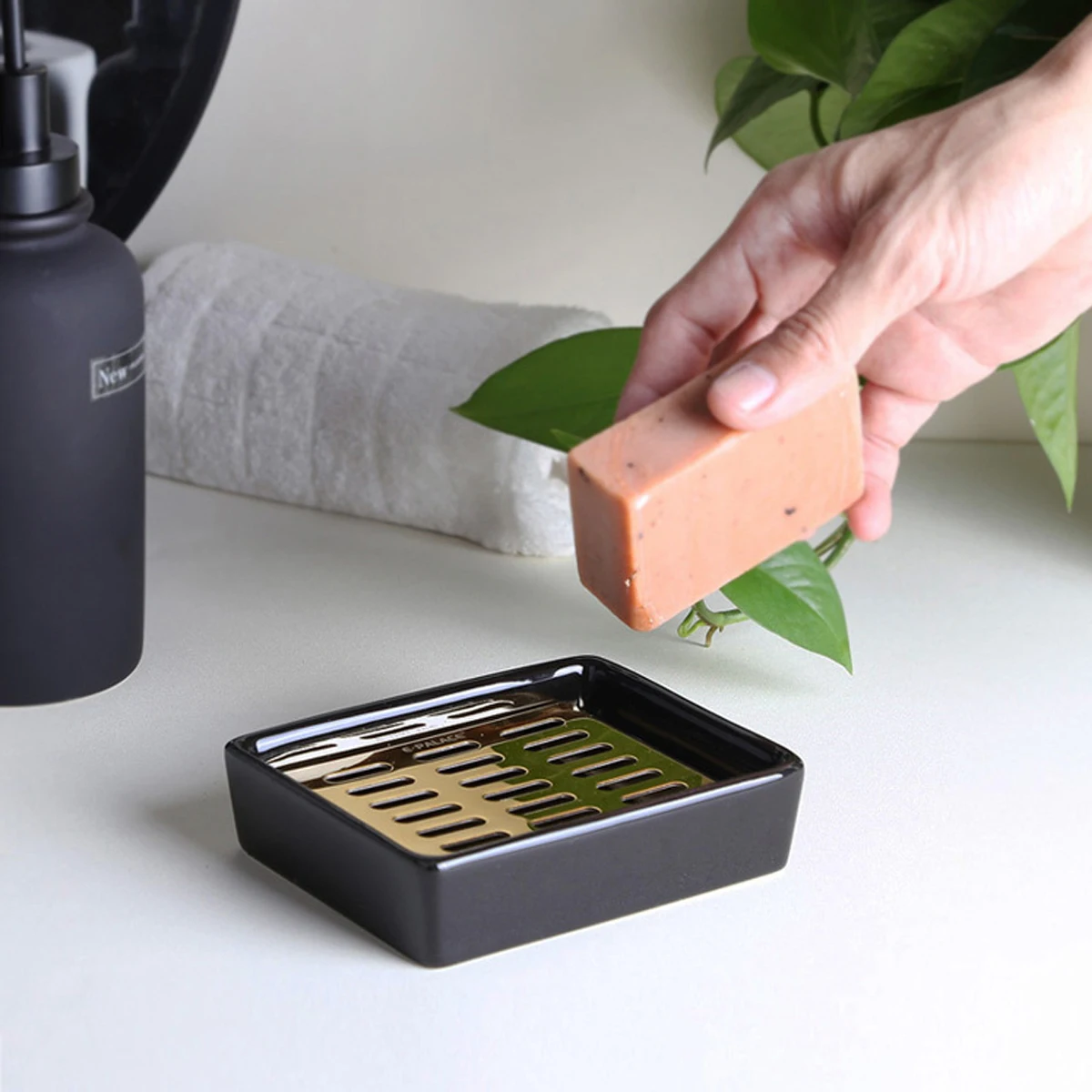 

Ceramic Double Soap Box with Drain Function Black Base Golden Stainless Steel Filter Bathroom Kitchen Soap Holder Organizer