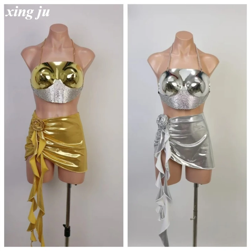

Костюм для выступлений Xing Ju: Сексуальный сценический наряд для певиц с открытой спиной, топ с стразами, короткая юбка, танцевальный костюм для дня рождения, клубных вечеринок и выступлений