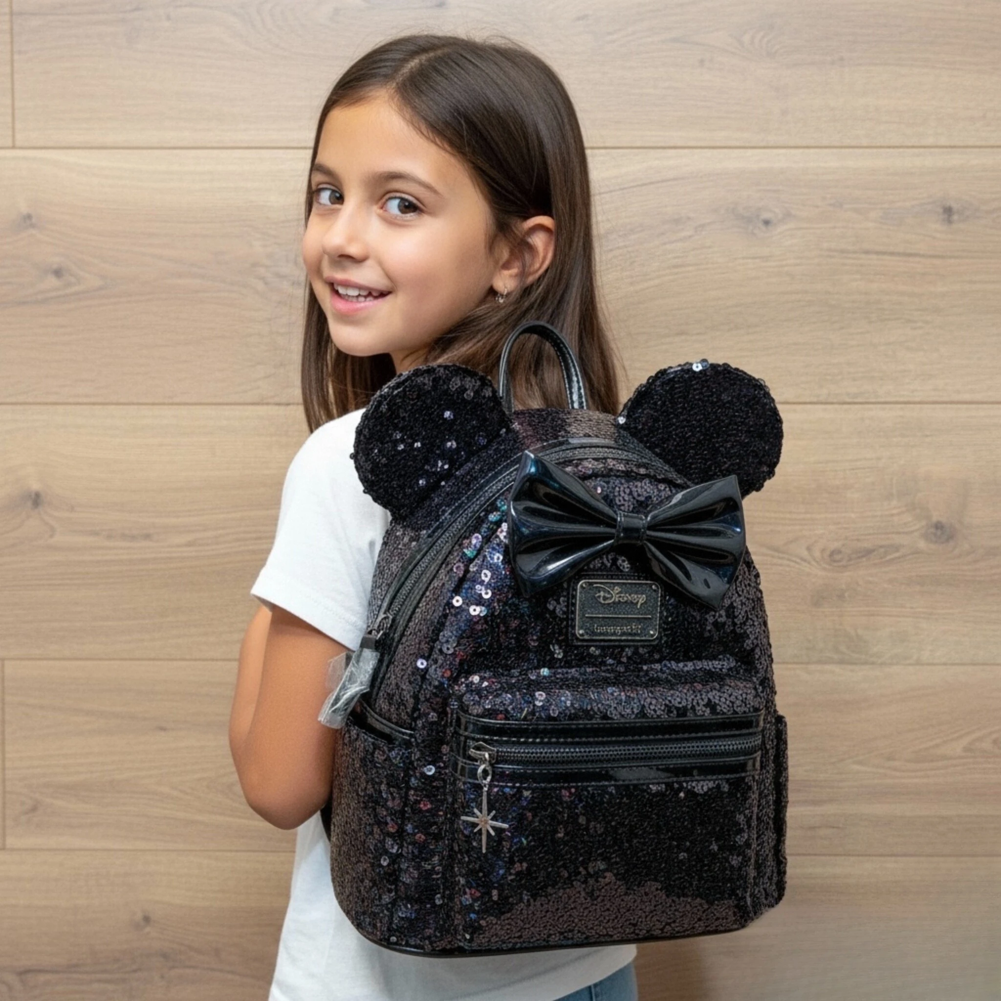 

Мини-рюкзак Минни Маус голографический черный