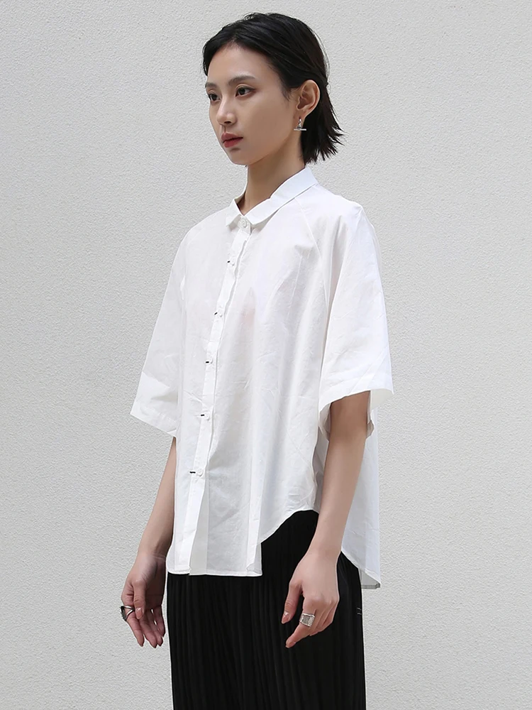 [EAM] Women White Irregular Hem Big Size Blouse New Lapel Half  Sleeve Loose Fit Shirt Fashion Tide Spring Autumn 2024 1DF7970