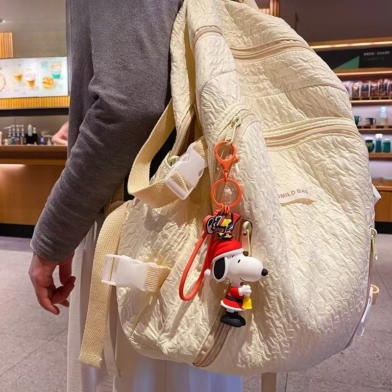 سنوبي الكرتون لطيف دمية المفاتيح الإبداعية Kawaii الذكور والإناث حقيبة ظهر الطالب الديكور عيد الميلاد قلادة هدية بالجملة