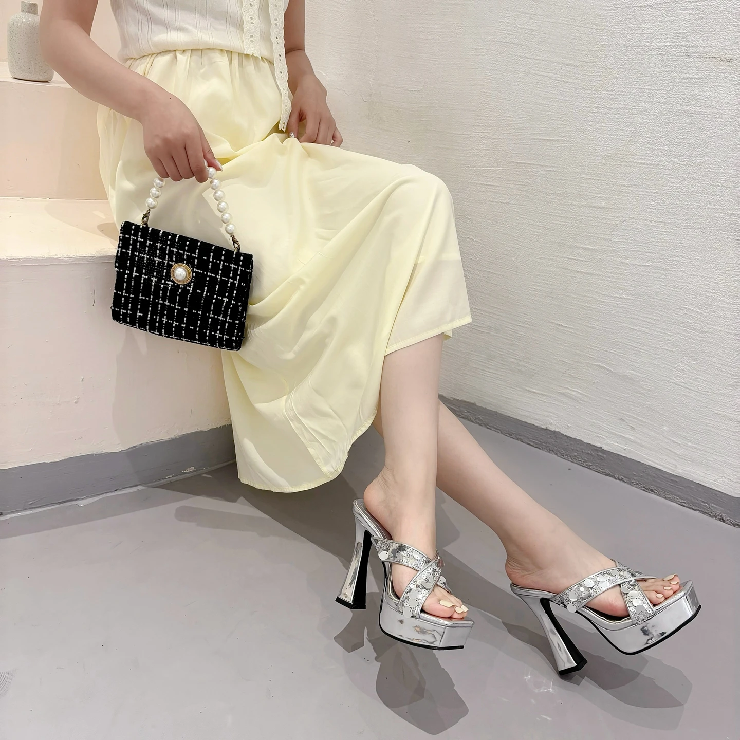 Women Sandals Sequins Chunky Slippers Square Open Toe Platform Heels Street Style Casual Elegant Mules Ladies Party Shoes