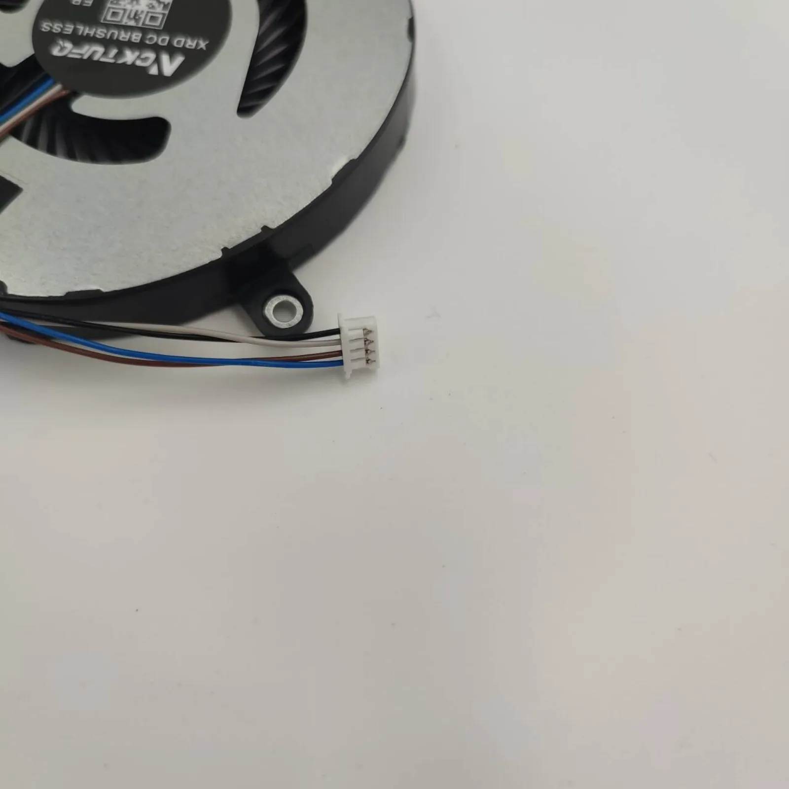 

for HP 15-DC 15-DC0004 15-DC0005 15-DC0007 15-DC0009 TPN-Q211 Laptop GPU Cooling Fan