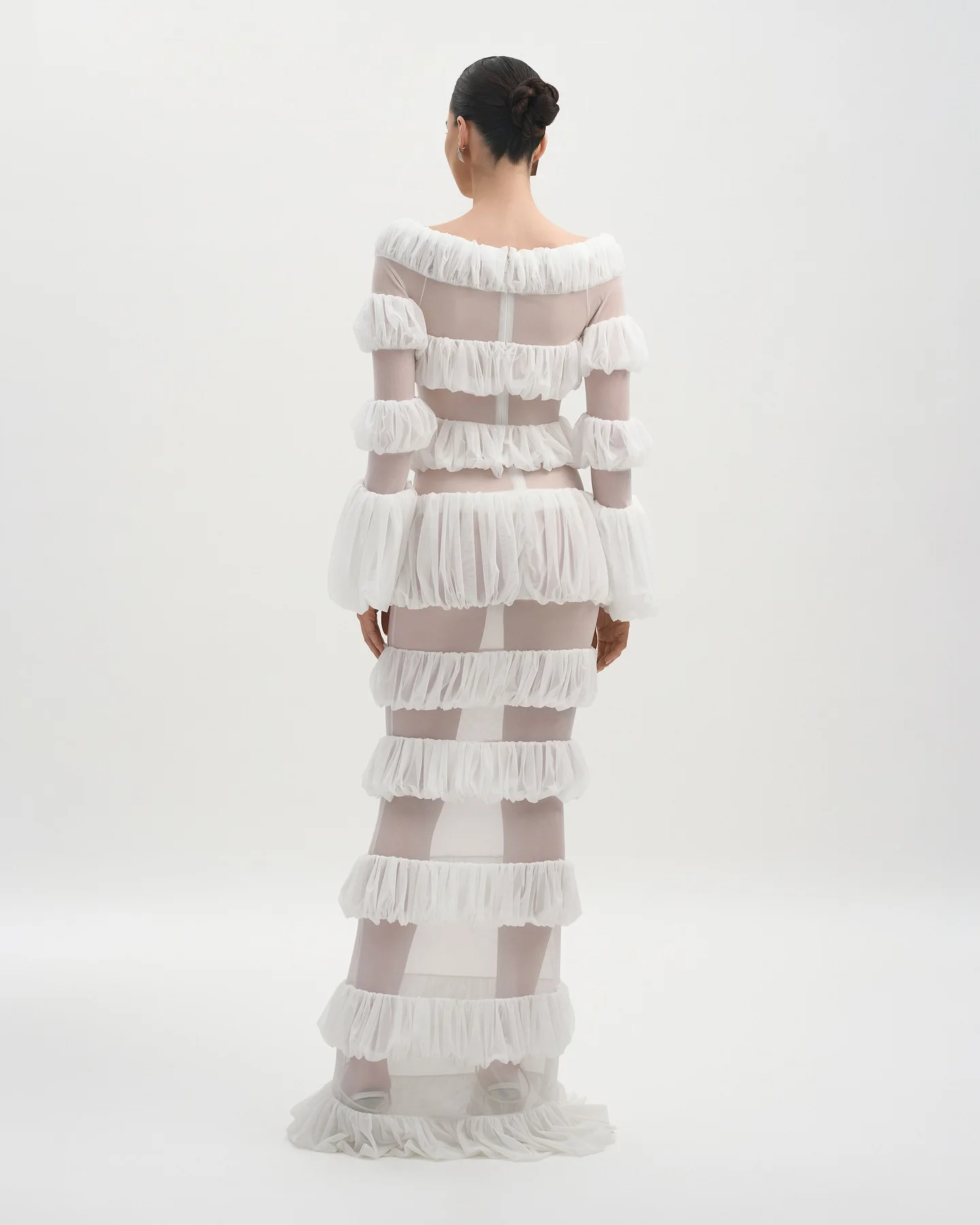 Einzigartiges weißes Lagen-Abschlussball-Maxikleid, durchsichtiges Rüschen-Tüll-Geburtstags-Fotoshooting-Kleid, durchsichtiges Stretch-formelles Outfit-Partykleid