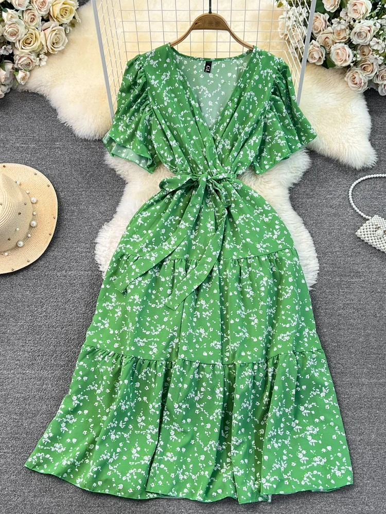 เดรสทรงเอลายดอกไม้เก๋ไก๋ พร้อมเข็มขัด หรือเดรสทรงวี คอวี ช่วยให้ดูผอมเพรียว ยาว สไตล์เกาหลี เอวสูง สำหรับฤดูร้อน