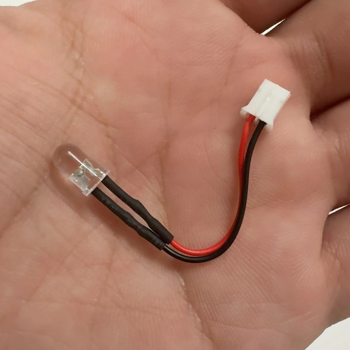 100pcs 5MM LED de brilho ultra-alto com fio, conta LED de luz roxa