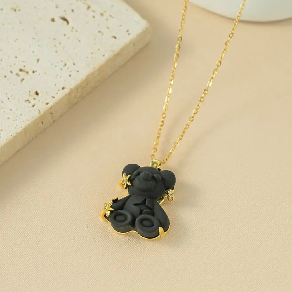 Senior Sense Cute Bear Pendant Necklace Gold Chain Titanium Steel Crystal Clavicle Chain Colorful Bear Trendy