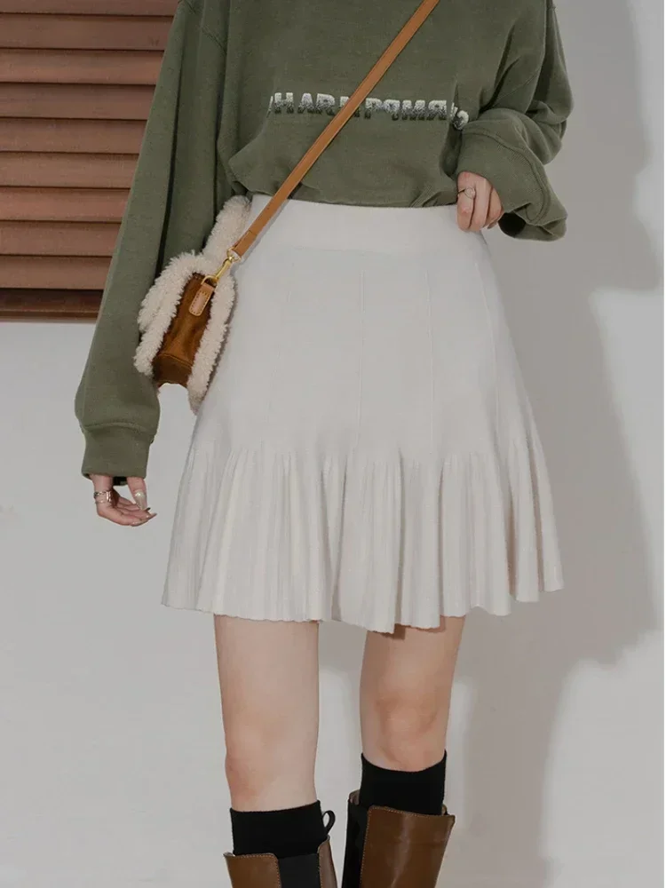 White Knitted Pleated Skirt Slim Retro Soft Comfort High Waisted Short Skirt Autumn Winter New Elastic Waist Fashion Mini Skirt