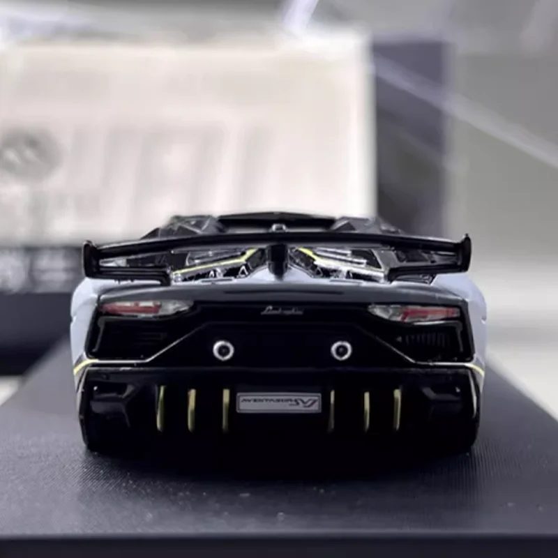 Maxwell X Rhino รุ่น 1/64 LP770-4 SVJ 63 ของเล่นรถ Diecast โลหะของขวัญ
