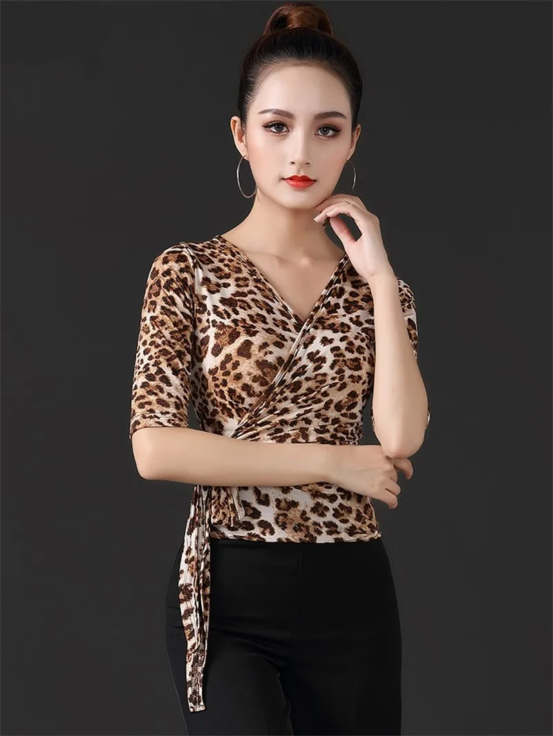 Camisas de baile latino con cuello en V profundo para mujer, Tops de baile latino con estampado de leopardo Sexy para Samba, Tango, Chacha, perforación del vientre 2024