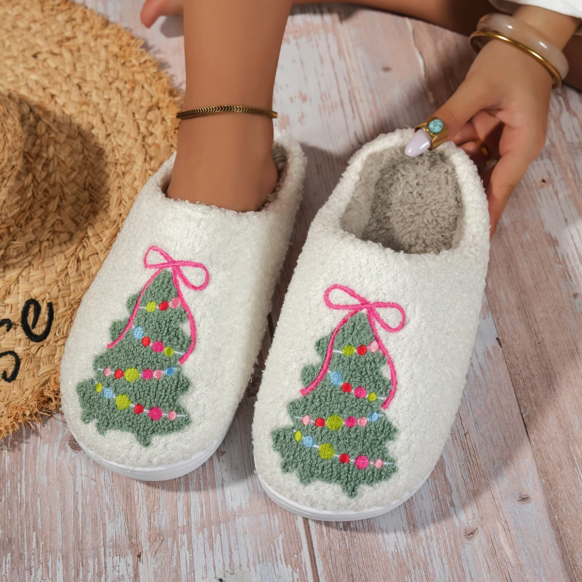 Women's Slippers Christmas Tree Cartoon Festival Indoor Embroidery Fuzzy Soft Bedroom Non-Slip Causal Couple Shoes