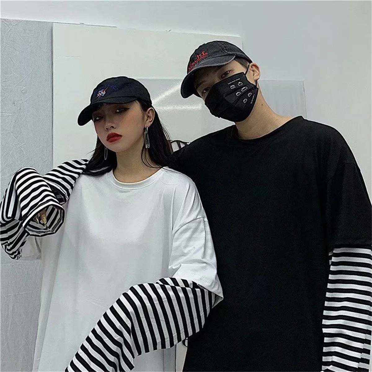 زوجين مخطط المرقعة تي شيرت الرجال النساء الخريف بلايز الأولاد الصلبة طويلة الأكمام تي شيرت موضة اليابانية القوطية اليابان تي شيرت