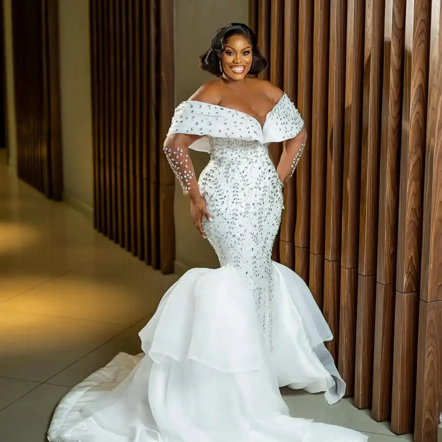 Luxurious Mermaid 3D Crystal Beaded African Women's Wedding Dress Sexy V-neck Strap Detachable Tail Bridal Dress Customized