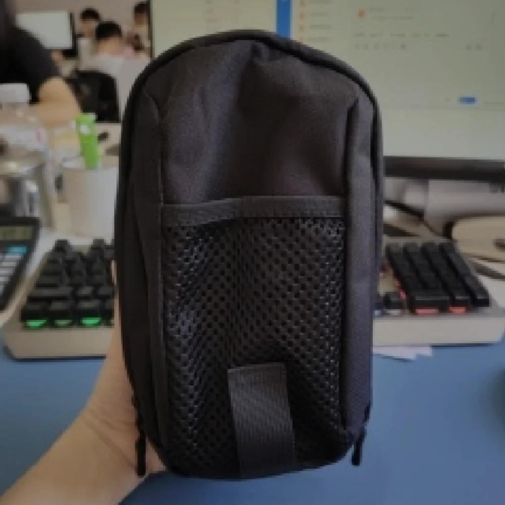 

Magnetic Water Bottle Sling Bag Large Capacity Adjustable Gym Bottle Bag Waterproof Multi-layer Crossbody Sports Bag Fitness