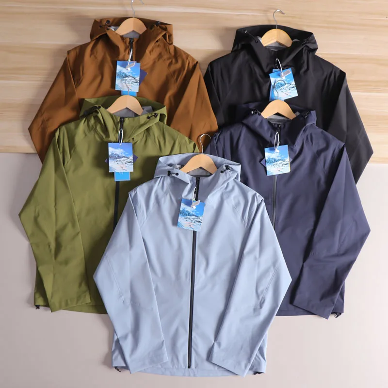

Men's Outdoor Lightweight Breathable Windproof Waterproof Hooded Jaet Hard ell Coat Stand Fit Polyester Fiber Long Sve