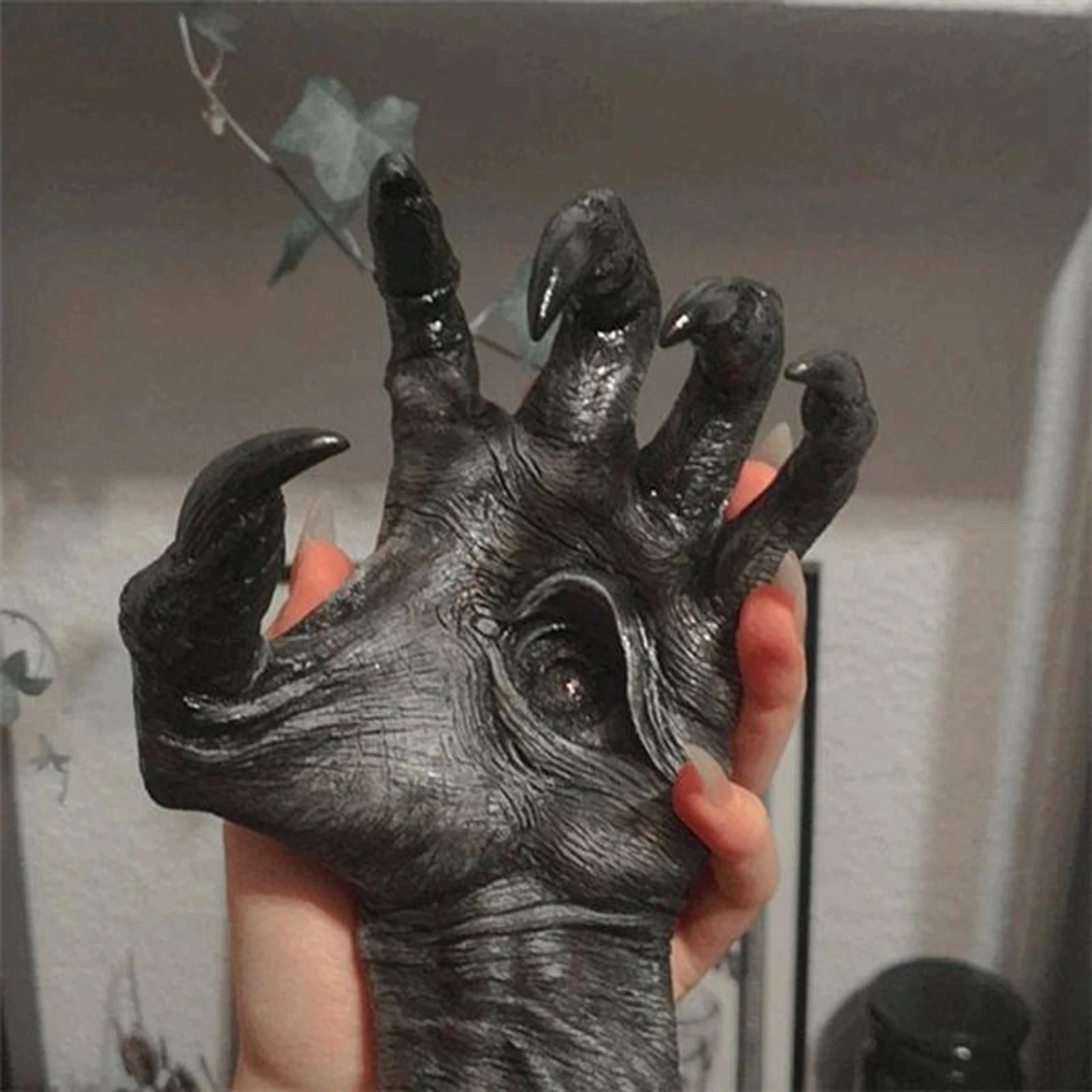 Witch's Hand Wall Hanging Statues Art Aesthetic Sculpture Resin Wall Retro Witch Hand Ornament Home Decoration Украшение Дома d5