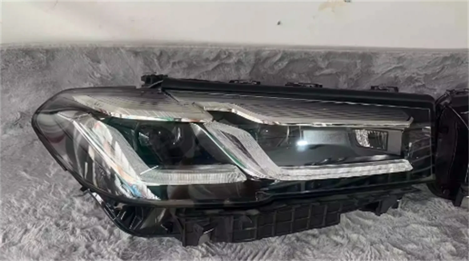 Front LED Headlight Headlamp for BMW 5 Series G38 2021 Daytime running light High low beam turn signal